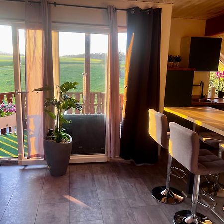 Modern Attic Apartment With Pool View Ac And Gym Hutschenhausen Zewnętrze zdjęcie