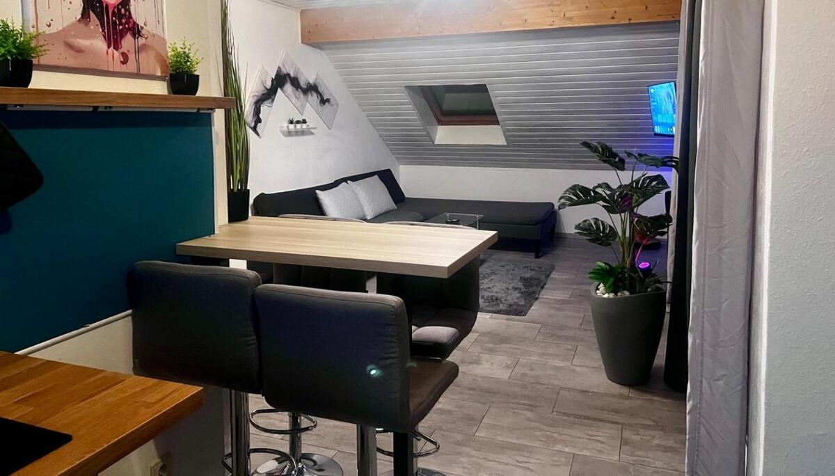 Modern Attic Apartment With Pool View Ac And Gym Hutschenhausen Zewnętrze zdjęcie