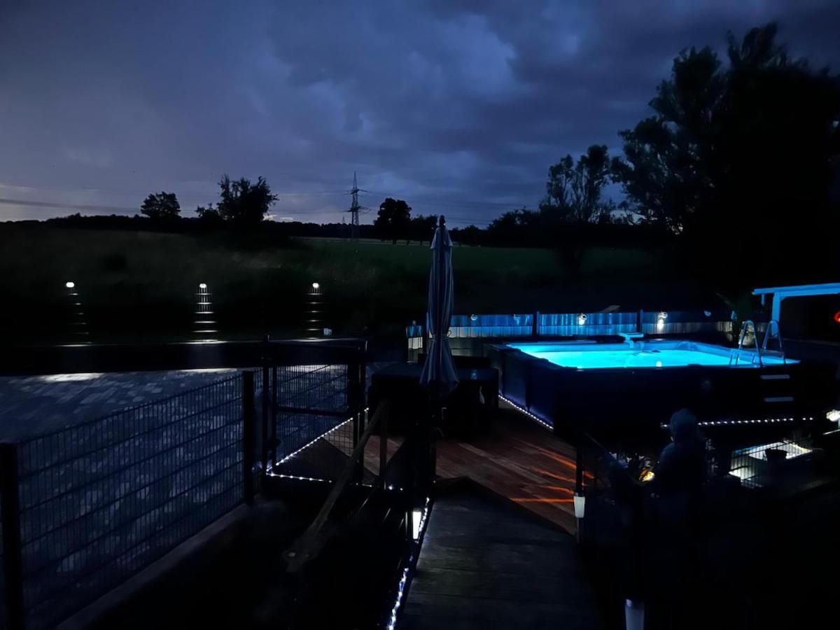 Modern Attic Apartment With Pool View Ac And Gym Hutschenhausen Zewnętrze zdjęcie