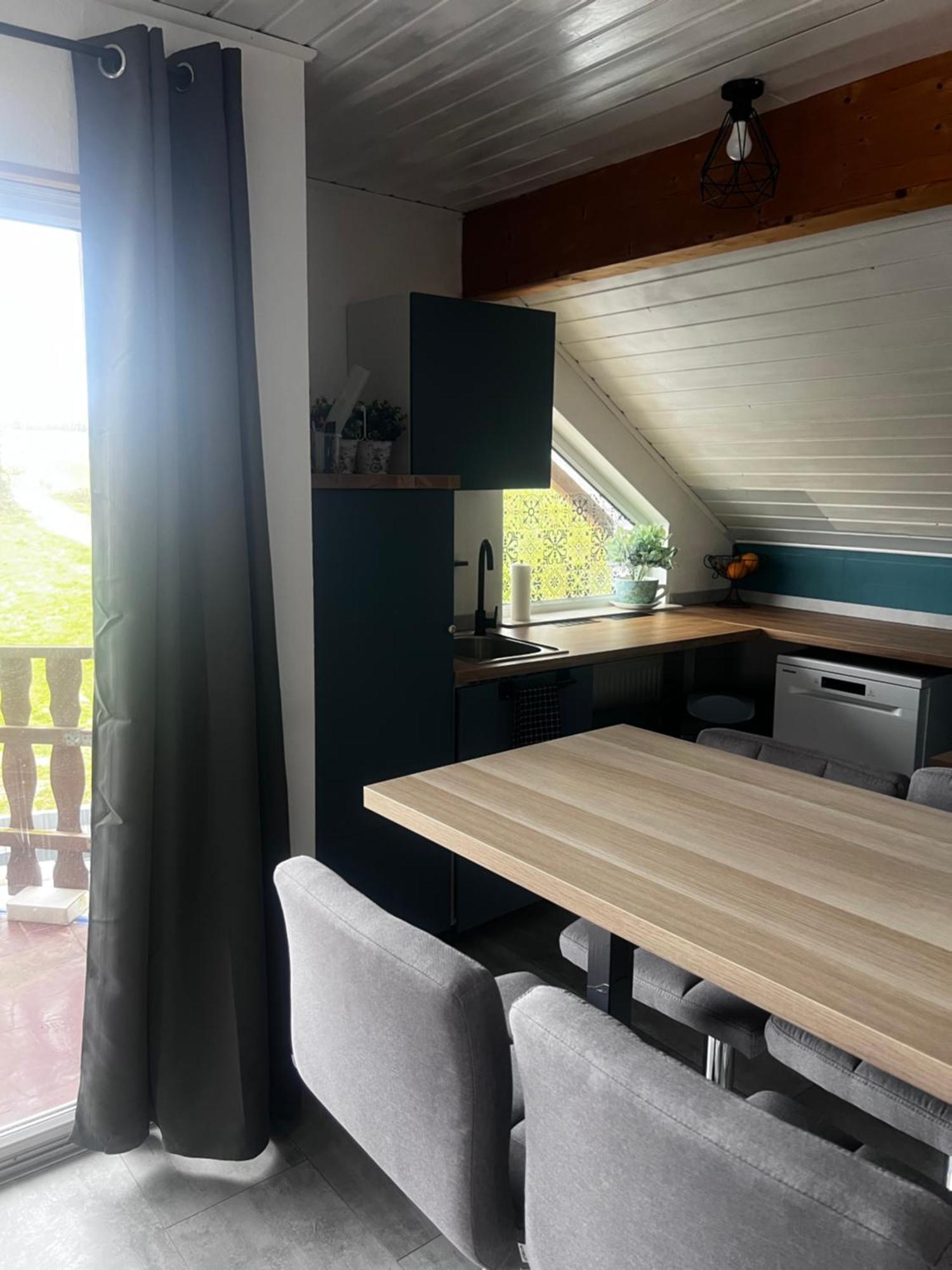 Modern Attic Apartment With Pool View Ac And Gym Hutschenhausen Zewnętrze zdjęcie