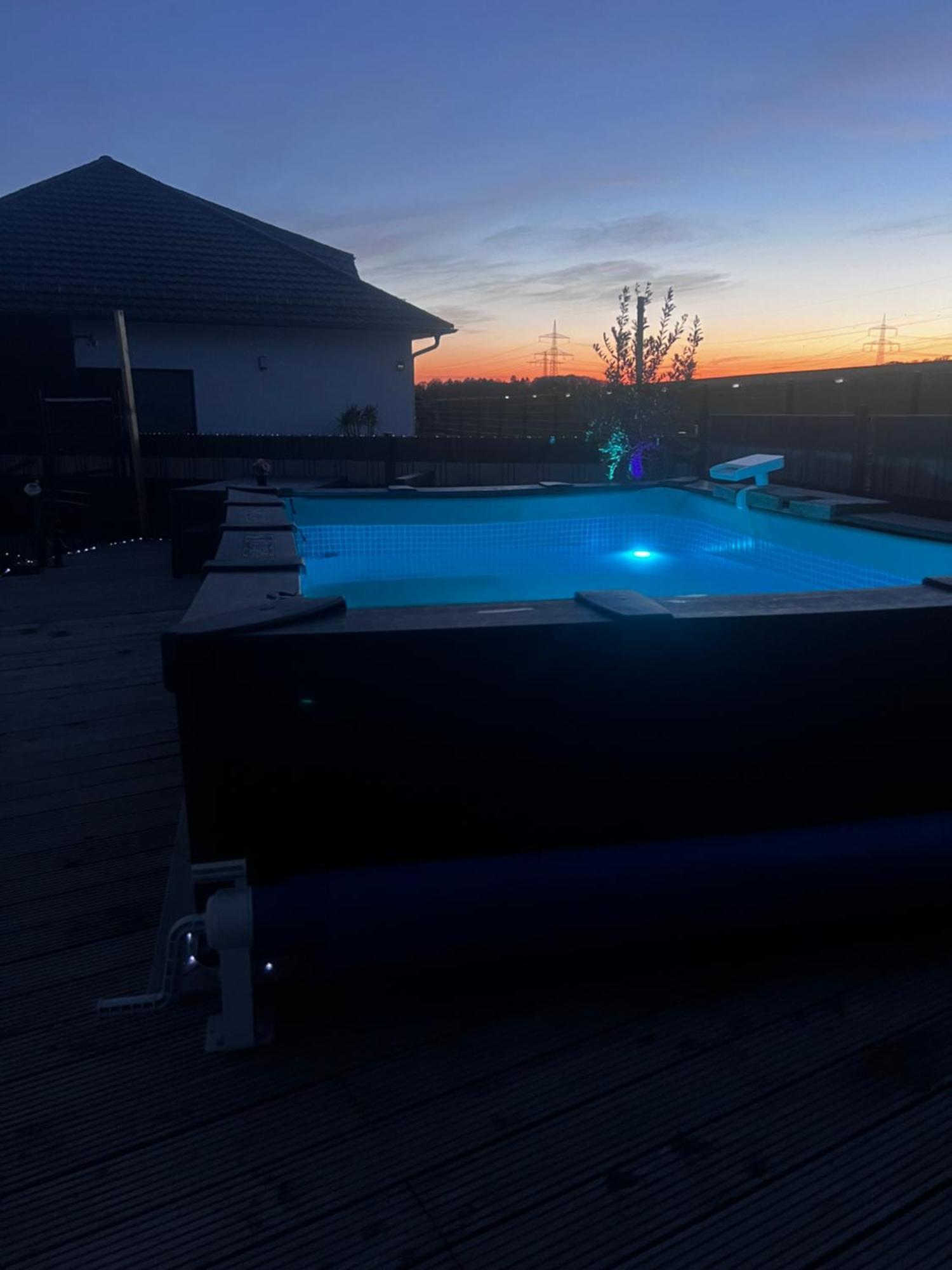 Modern Attic Apartment With Pool View Ac And Gym Hutschenhausen Zewnętrze zdjęcie